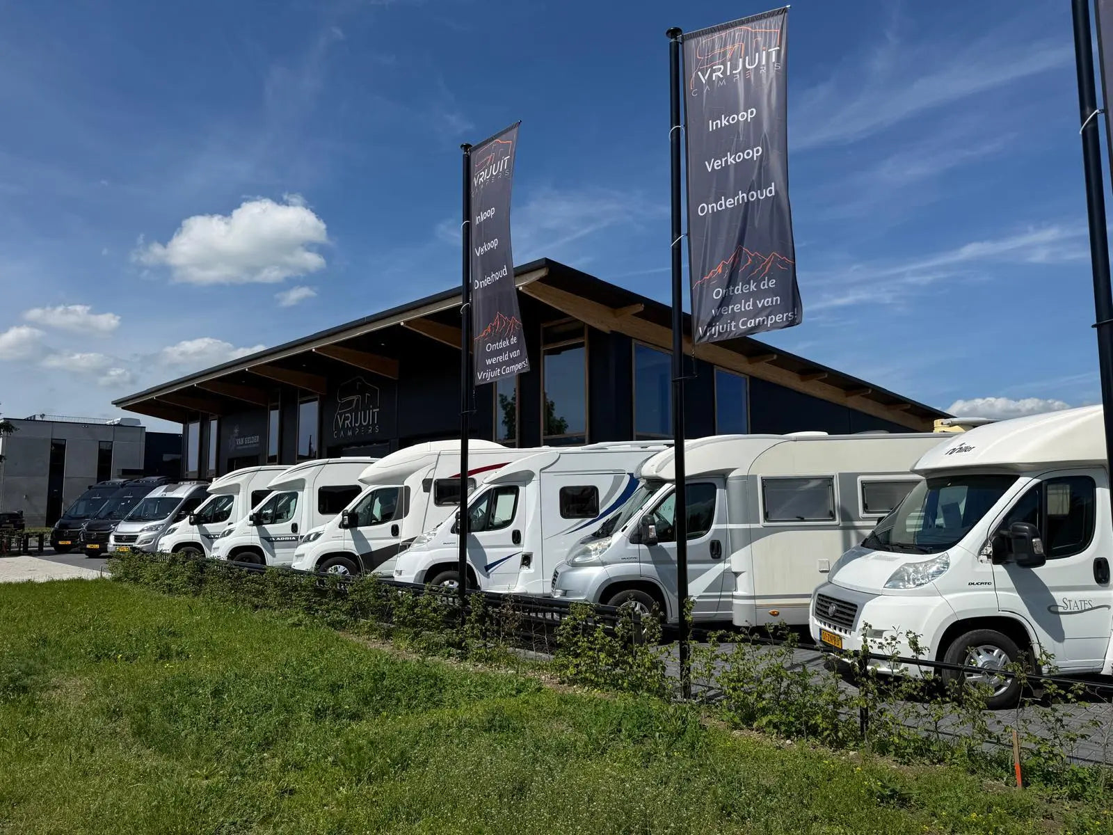 Campers bij Vrijuit Campers, waar Vanshine dagelijks in de praktijk wordt gebruikt